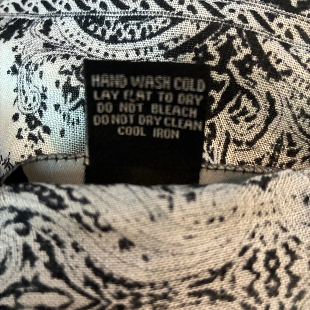 Brazen Black & White Rayon Scarf 41”x78” 100% Rayon Fringe Geo/Floral Print